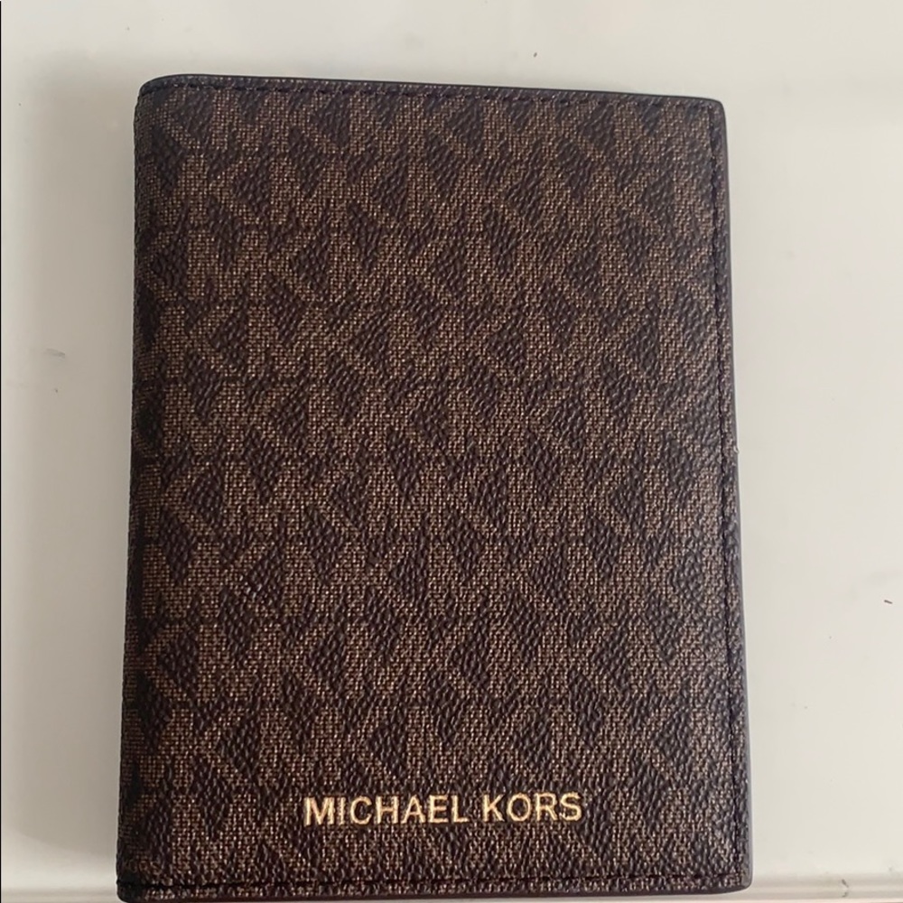 Michael Kors Jet Set Passport Case BRAND NEW